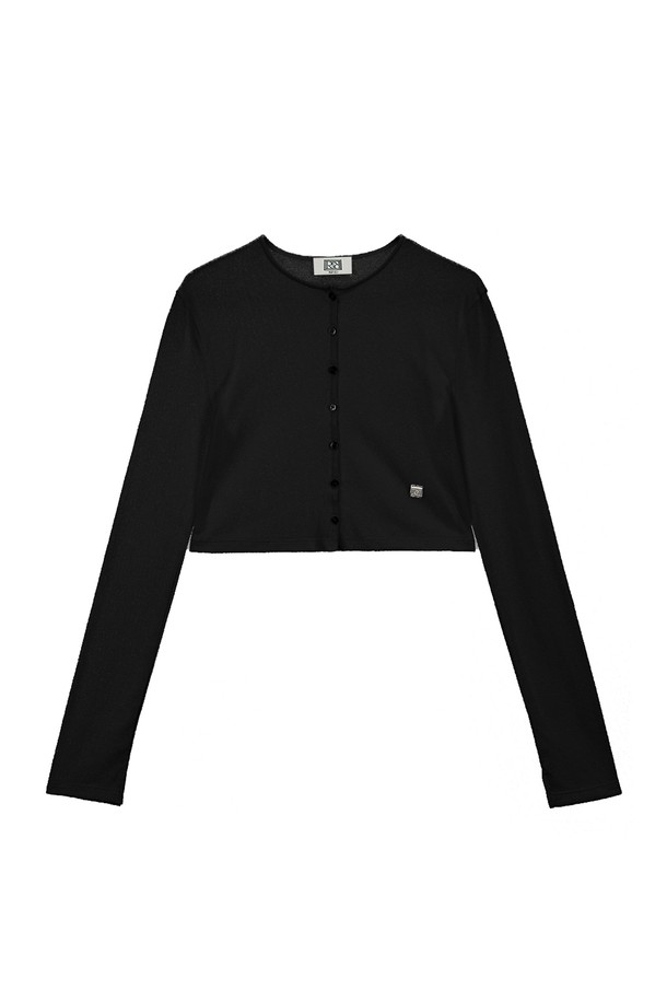 부클 버튼 숏 가디건은 면과 폴리에스테르 혼방 소재로 제작되어 부드러운 촉감과 신축성을 자랑합니다. 라운드 넥 디자인에 긴 소매 기장으로, 간절기에 따뜻하게 착용하기 좋습니다. 아이보리, 베이지, 소라 핑크, 브라운, 블랙 등 다채로운 5가지 컬러로 출시되어 취향에 맞게 선택 가능합니다. 자개 단추 디테일이 돋보이며, 단독 또는 이너로 활용하여 다양한 스타일을 연출할 수 있습니다. 데이트룩, 카페룩 등 특별한 날은 물론, 베이직, 클래식, 미니멀 스타일을 즐겨 입는 분들께 추천합니다.
