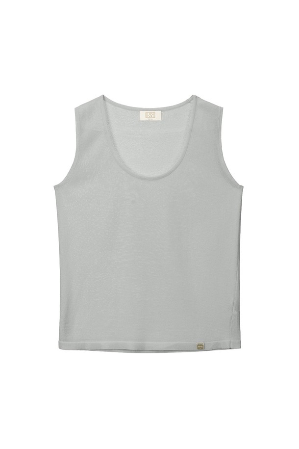 **Edition Sleeveless**는 크림, 베이지, 그레이, 블랙 4가지 색상으로 출시된 공용 민소매 티셔츠입니다. 면과 폴리에스테르 혼방의 하이게이지 니트 소재로 제작되어 부드러운 촉감과 드레이프성이 뛰어나며, 릴랙스핏 크롭 기장으로 베이직하고 미니멀한 여름 스타일을 연출합니다. 신축성이 있어 편안하게 착용할 수 있으며 비침 걱정 없이 데일리룩으로 활용하기 좋습니다.
