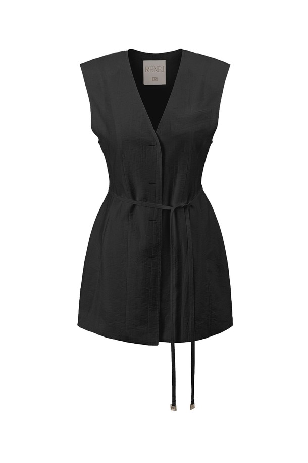 Summer Ava Vest Dress는 여성용 브이넥 슬리브리스 베스트 디자인으로, 미니멀하고 베이직한 스타일을 연출합니다. 레이온, 린넨, 나일론 혼방 소재로 제작되었으며, IVORY, BEIGE, BLACK 세 가지 색상으로 만나볼 수 있습니다. 앞면 트림 디테일, 히든 이너 클로저, 백넥 로고 메탈 장식, 로고 참 디테일 벨트, 벨트 스타일링이 가능한 레귤러핏의 여름용 의상입니다.
