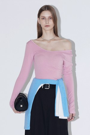 New deep U-neck T-shirt