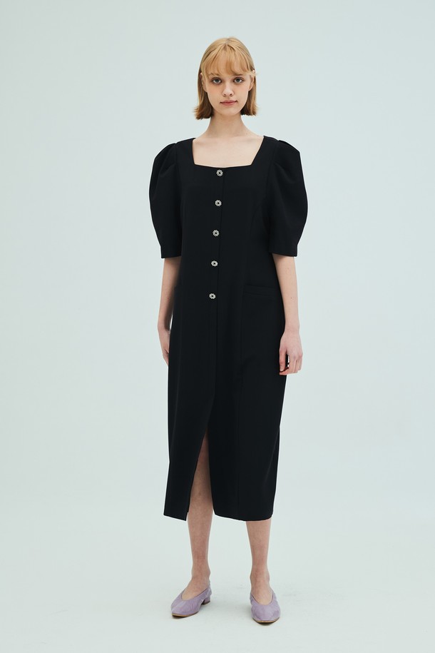 OPENING SUNSHINE - 반소매 원피스 - Linen Square Neck Flower Button Dress_Black