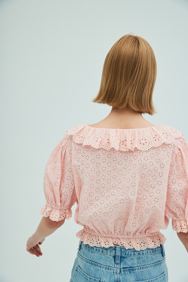 OPENING SUNSHINE - 블라우스 - Lace Ruffle Crop Blouse_Coral Pink