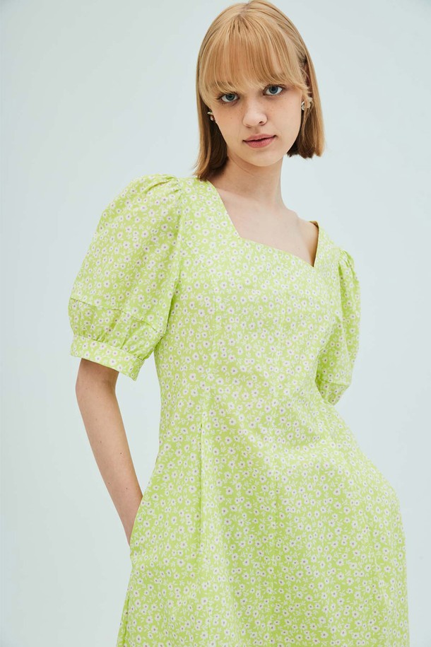 OPENING SUNSHINE - 반소매 원피스 - Square-neck puff sleeve flare dress_Lime