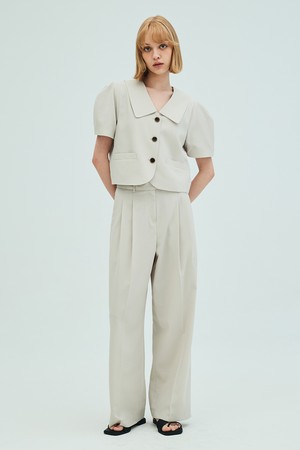 Puff sleeve cropped jacket_two-tuck wide pants set_Beige