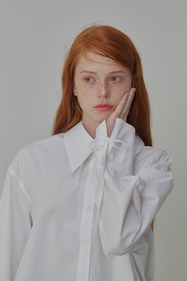 OPENING SUNSHINE - 셔츠 - Ribbon Detailed Over-fit Cotton Shirt_White