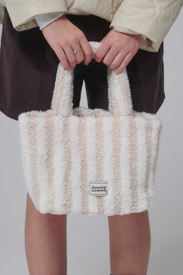 OPENING SUNSHINE - 여성 가방 - Striped shearling tote bag_Ivory