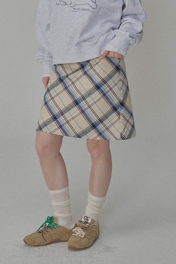 OPENING SUNSHINE - 미니스커트 - [리퍼브]Oblique Check Patterned Midium Skirt_Yellow