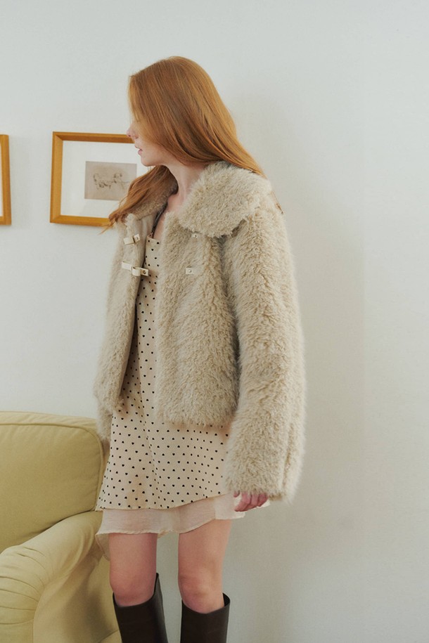 OPENING SUNSHINE - 자켓 - Ribbon buckle shearling fur jacket_Beige