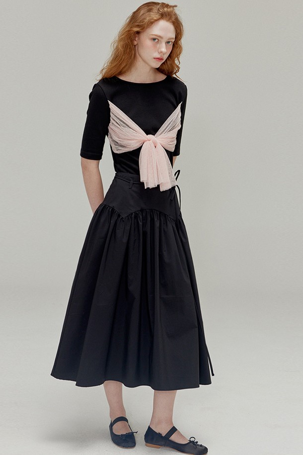 OPENING SUNSHINE - 미디스커트 - Rose brooch ribbon shirring skirt_Black