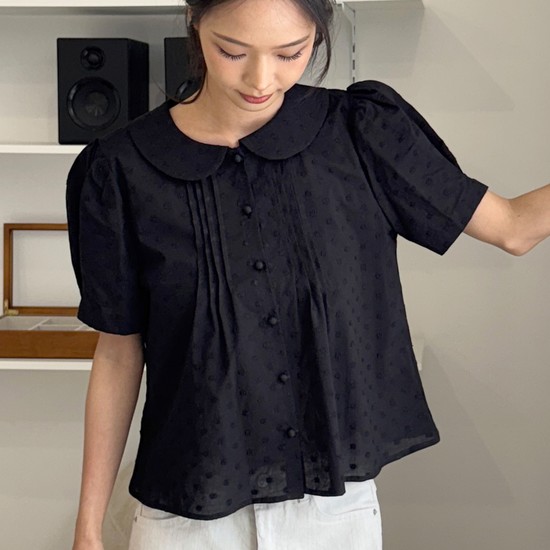 Flower embroidery round collar puff blouse_Black
