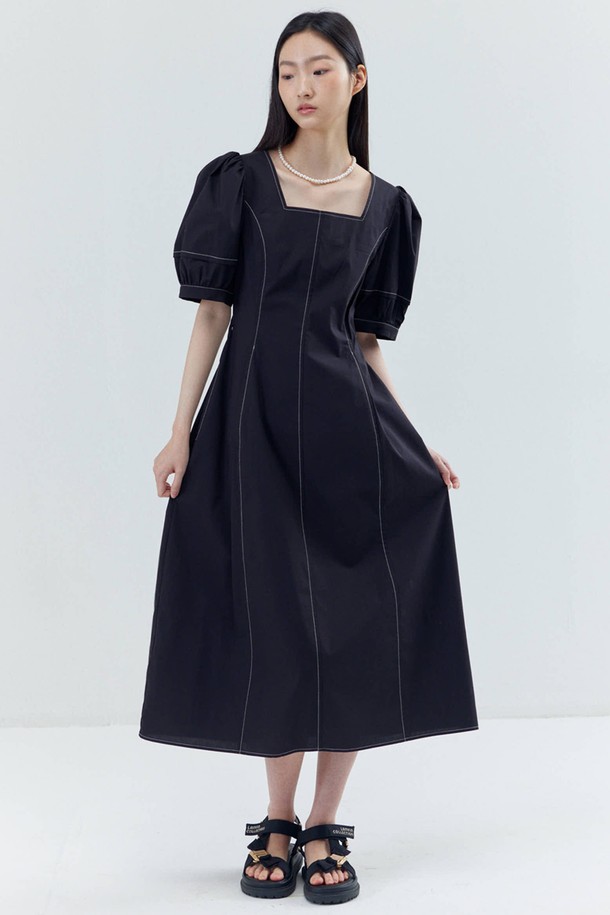 OPENING SUNSHINE - 반소매 원피스 - Square-neck Puff Sleeve Stitch Dress_Black