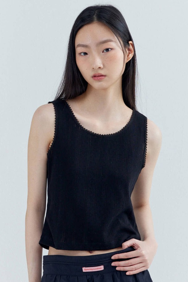 OPENING SUNSHINE - 민소매티셔츠 - Eyelet Sleeveless Cropped Top_Black