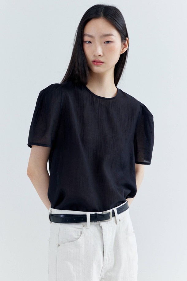 OPENING SUNSHINE - 블라우스 - Puff Sleeve Basic Short-sleeved Blouse_Black