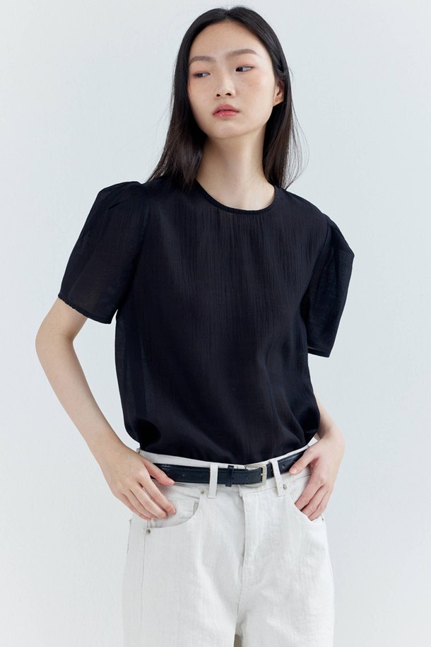 OPENING SUNSHINE - 블라우스 - Puff Sleeve Basic Short-sleeved Blouse_Black