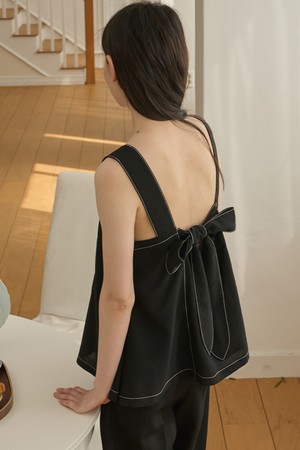 Back Ribbon Flare Stitch Blouse_Black