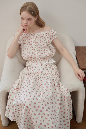 SET-Flower Off-Shoulder Blouse +Yoke Frill Maxi Skirt Cream