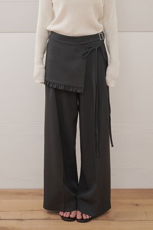 Two-tuck Buckle Point Layered Slacks Charcoal