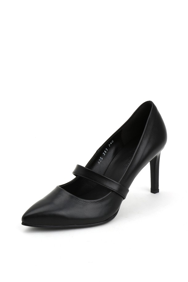 [리퍼브 상품] 펌프스 ADS363은 여성용 펌프스로, 스킨과 블랙 두 가지 색상으로 출시되었습니다. 포멀 및 캐주얼 룩에 모두 잘 어울리며, 8cm 하이힐 굽과 뾰족코 디자인이 특징입니다. 가죽과 양가죽 소재로 제작되어 고급스러운 외관을 자랑하며, 클래식하고 페미닌한 디자인으로 오피스룩, 모임룩, 데이트룩 등 다양한 TPO에 활용할 수 있습니다. 쿠션 인솔이 적용되어 편안한 착용감을 제공하며, 메리제인 스타일의 신발 여밈으로 걸리시한 스타일을 연출합니다. 
