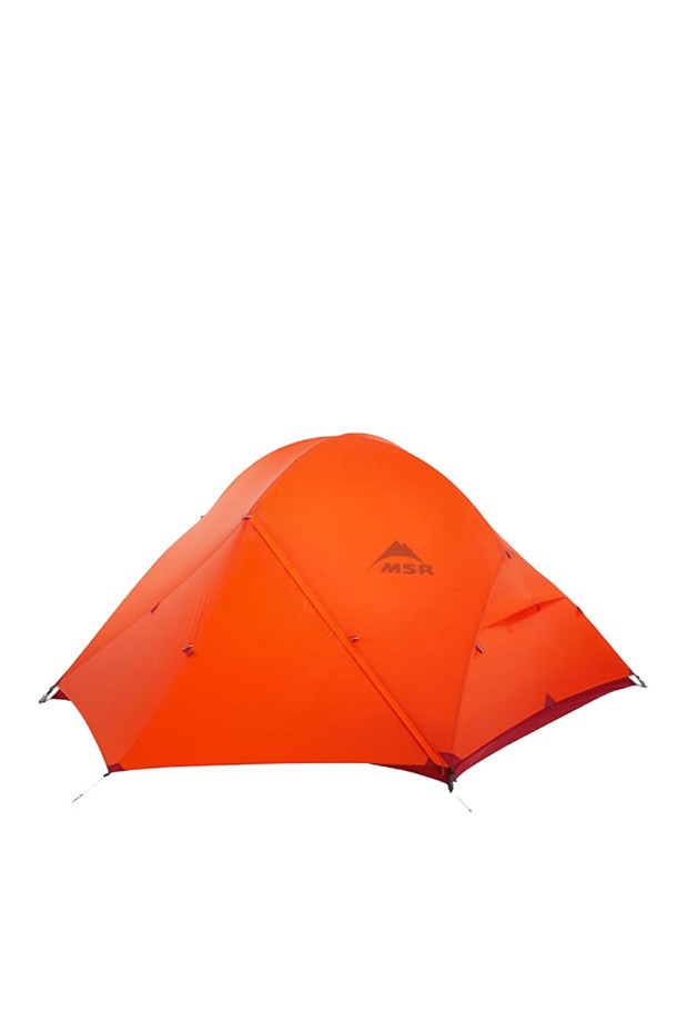 MSR 어세스3는 캠핑과 백패킹에 적합한 3인용 텐트입니다. 오렌지, 레드의 선명한 컬러가 돋보이며, 튼튼한 나일론 소재로 제작되어 사계절 내내 사용 가능합니다. 방수, 생활 방수, 방풍, 통기 기능을 갖춰 쾌적한 야외 활동을 지원합니다. 경량 백패킹용 이중 구조 텐트로, 폴대 구조 설계를 통해 설치가 용이합니다.

