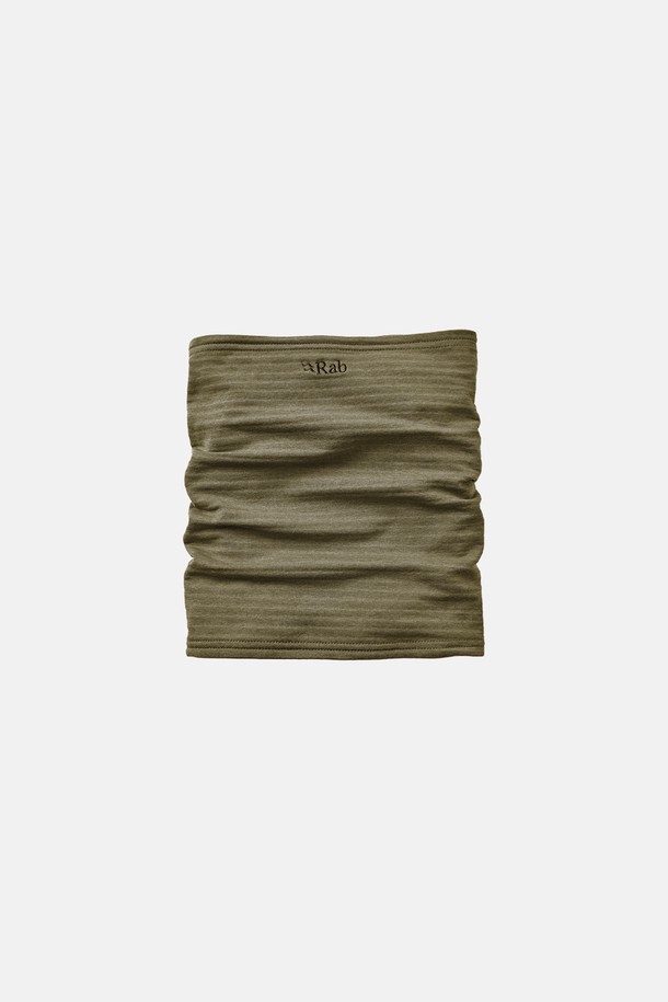 Rab(랩) 필라멘트 넥 튜브 Oak(오크)는 등산, 스키, 하이킹, 아웃도어 활동에 적합한 넥 튜브입니다. 가을, 겨울 시즌에 착용하기 좋으며, 흡습, 방수, 방풍, 통기, 속건 기능을 갖춰 쾌적한 착용감을 선사합니다. 부드러운 플리스와 폴리에스터 소재의 스트라이프 패턴 넥 튜브로, 양면 착용 및 비니, 마스크로 활용 가능하며, 헬멧 안쪽에도 착용할 수 있습니다. 얇은 두께에 28g의 가벼운 무게로 주머니에 넣어 보관하기 용이하며, 미니멀한 로고 자수가 특징입니다. 고프코어, 미니멀, 스포티 스타일의 등산룩, 캠핑룩, 겨울 데일리룩에 매치하여 스타일리시하게 연출해보세요.
