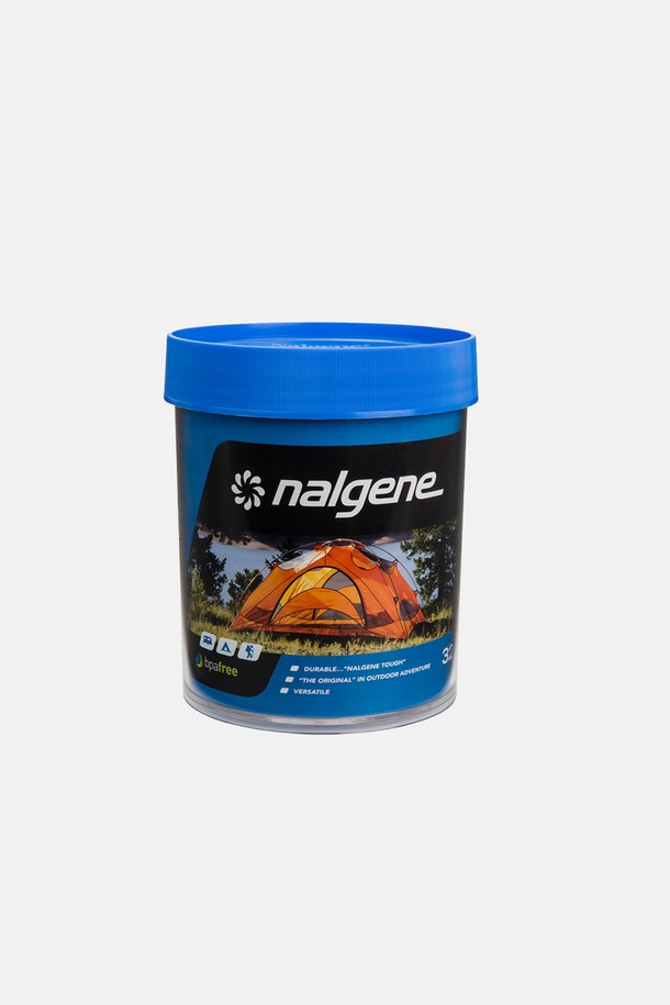 날진(Nalgene) 서스테인 스토리지 블루 1L는 캠핑, 하이킹, 아웃도어 활동에 적합한 보관용 스토리지입니다. 1L 라지 사이즈의 원통형 플라스틱 소재로 제작되었으며, 스크류형 잠금 방식으로 내용물을 안전하게 보관할 수 있습니다. 무지 디자인의 블루 컬러로 깔끔하며, 휴대 및 캠핑에 용이하도록 제작되었습니다. 방수 기능이 있어 물품을 보호하며, 아웃도어 활동 시 유용하게 사용 가능합니다.
