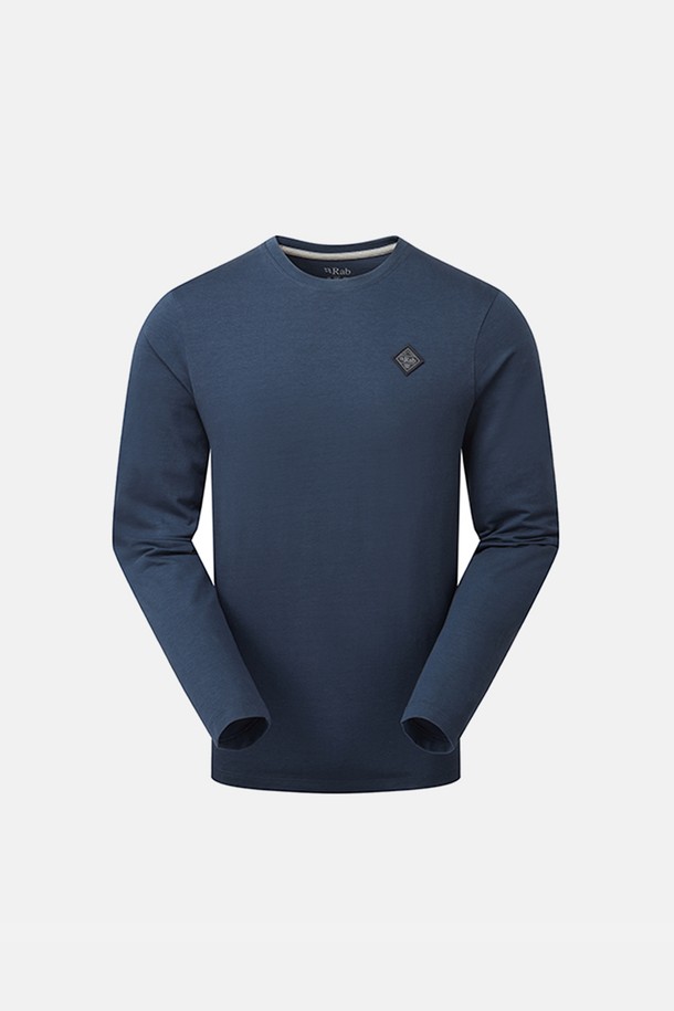Rab(랩) 베이스캠프 로고 뱃지 LS 티 템페스트 블루는 오가닉 코튼 저지 소재로 제작되어 부드러운 촉감을 선사하는 긴팔 티셔츠입니다. 캐주얼하고 미니멀한 스타일로 일상 또는 캐주얼한 착장에 적합하며, 봄, 가을 시즌에 활용하기 좋습니다. 레귤러핏의 라운드넥 디자인에 왼쪽 가슴 부분에는 Rab(랩) 로고 배지가 포인트로 자리 잡고 있습니다. 240g/m² 중량으로 제작되었으며, 페어 웨어 인증을 받아 품질을 보장합니다. 템페스트 블루와 벨루가 두 가지 컬러로 출시되었습니다.
