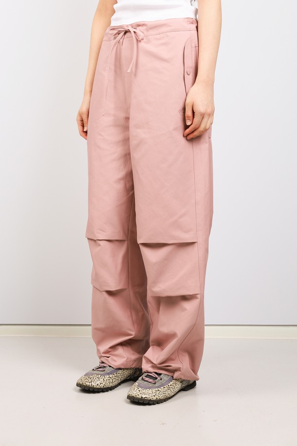 TOWTOWARCHIVE - 캐주얼팬츠 - PIPI PARACHUTE PANTS-DIRTY PINK