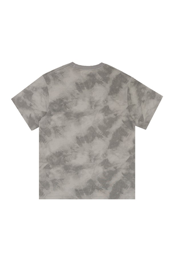 얼씨 다이드 반팔 티셔츠는 부드러운 면 소재로 제작되어 편안한 착용감을 선사합니다. 캐주얼 스타일의 오버핏 디자인과 반소매 기장으로 편안하고 스타일리시하게 연출할 수 있습니다. 브라운, 브로콜리 브라운 컬러의 타이다이 패턴이 독특한 분위기를 더하며, 그래픽 포인트 디테일과 자연스러운 컬러 변형이 돋보입니다. 일상생활에서 개성 있는 스타일을 연출하고 싶을 때 적합한 아이템입니다. 스트리트 패션을 즐겨 입는 분들께도 추천합니다.
