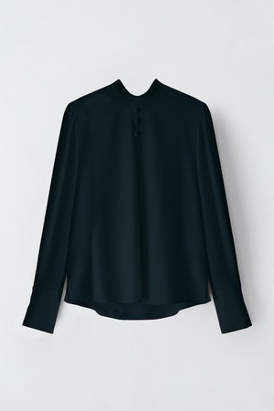 플레인 버튼 블라우스 S4GW22