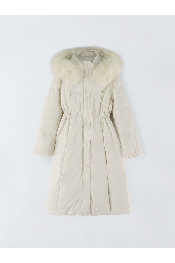 여성용 스트링 덕다운 패딩 E5HW021입니다. 겨울철 데일리룩에 어울리는 베이직 스타일의 롱 기장 패딩으로, 클래식하고 미니멀한 무드를 연출합니다. 블랙, 브라운, 아이보리 세 가지 색상으로 출시되었으며, 덕다운 80%, 덕페더 20% 충전재와 폭스퍼 트리밍으로 보온성을 높였습니다. 집업 스타일의 레귤러핏 디자인으로, 두께감이 있어 겨울철 추위에도 따뜻하게 착용할 수 있습니다. 안감이 있으며, 비침과 신축성은 없습니다.
