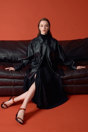 오버핏 페이크레더 하프 자켓 S5HS11