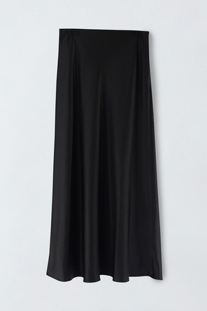 새틴 롱 스커트 O5HW002