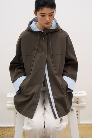 오버사이즈드 후드 배색 코트 S6IS028