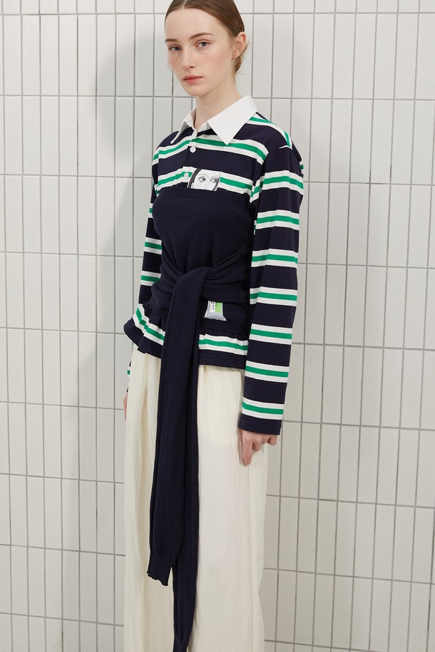 "Knoted Knit Top(노티드 니트탑)"은 캐주얼한 무드의 여성 니트/스웨터 상의입니다. 봄, 가을에 어울리는 얇은 두께감과 부드러운 면 혼방 소재로 제작되어 편안한 착용감을 선사합니다. 슬림핏 크롭 기장에 카라 디자인과 매듭 디테일, 스트라이프 패턴이 더해져 세련된 분위기를 연출합니다. 네이비, 민트 두 가지 색상으로 출시되었으며, 데이트룩, 카페룩, 봄 소풍룩 등 다양한 TPO에 활용하기 좋습니다. 캐주얼, 미니멀, 프레피 스타일을 즐기는 분들께 추천합니다.
