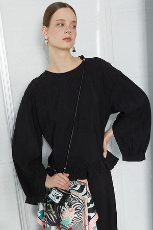 Ruffle Trimmed Set-Up Blouse_러플 트림 셋업 블라우스