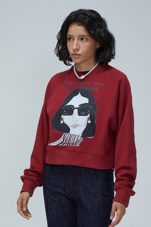 Artistic Muse Graphic Cropped Sweatshirt_ 아티스틱 뮤즈 그래픽 크롭 스웻셔츠