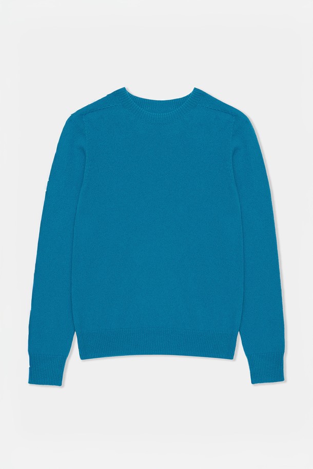 베이직 울 100 라운드 니트는 부드러운 울 소재로 제작되어 포근한 착용감을 선사합니다. 기본에 충실한 디자인으로, 리브 처리된 넥라인, 소매, 밑단 마감으로 깔끔함을 더했습니다. 두꺼운 두께감과 레귤러 핏으로 편안하게 착용 가능하며, 자연스러운 드레이핑 실루엣을 연출합니다. 아이보리, 오트밀, 베이지, 레드, 라이트 그린, 스카이 블루, 블루, 브라운, 그레이, 블랙 등 10가지 다채로운 컬러로 제공되어, 다양한 스타일을 연출할 수 있습니다. 어떤 하의와도 잘 어울려 데일리룩으로 활용하기 좋습니다.
