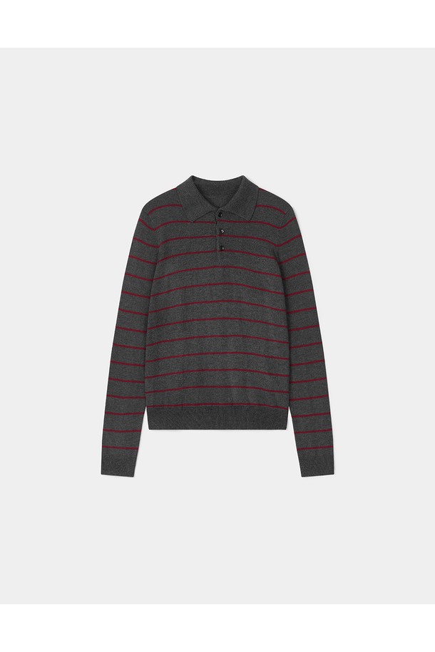 모노 스트라이프 카라 니트 [차콜]는 여성스러운 분위기를 연출하는 니트/스웨터입니다. 미니멀하고 클래식한 스타일을 추구하며, 부드러운 촉감과 얇은 두께로 봄, 가을에 착용하기 좋습니다. 차콜, 아이보리, 블랙 세 가지 컬러로 출시되었으며, 루즈핏과 긴 소매 기장으로 편안하게 즐길 수 있습니다. 버튼 디테일과 홀로우 카라 디자인이 돋보이며, 경량 소재로 착용감이 뛰어납니다. 데이트룩, 카페룩, 모임룩 등 다양한 TPO에 활용하여 클래식하고 미니멀한 스타일을 연출해보세요.
