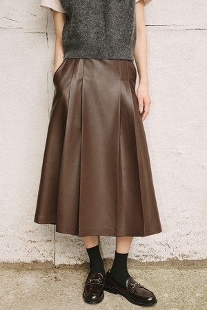 신세틱 소프트 레더 플레어 롱 스커트 [브라운]