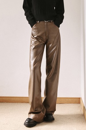 신세틱 소프트 레더 루즈핏 팬츠 [브라운]