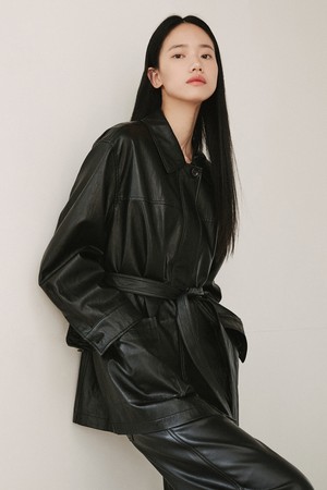 신세틱 레더 벨티드 하프 자켓 [블랙]