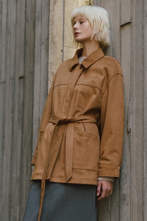 신세틱 스웨이드 벨티드 하프 자켓 [카멜]