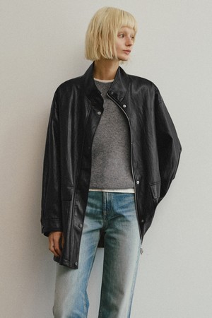 신세틱 레더 하이넥 오버핏 자켓 [블랙]