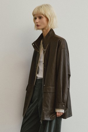 신세틱 레더 하이넥 오버핏 자켓 [브라운]