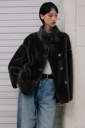 리얼 양털 오버핏 라인 무스탕 자켓 [차콜]