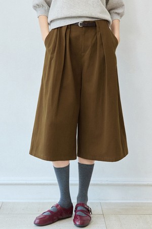 코튼 핀턱 버뮤다 팬츠 [다크 브라운]