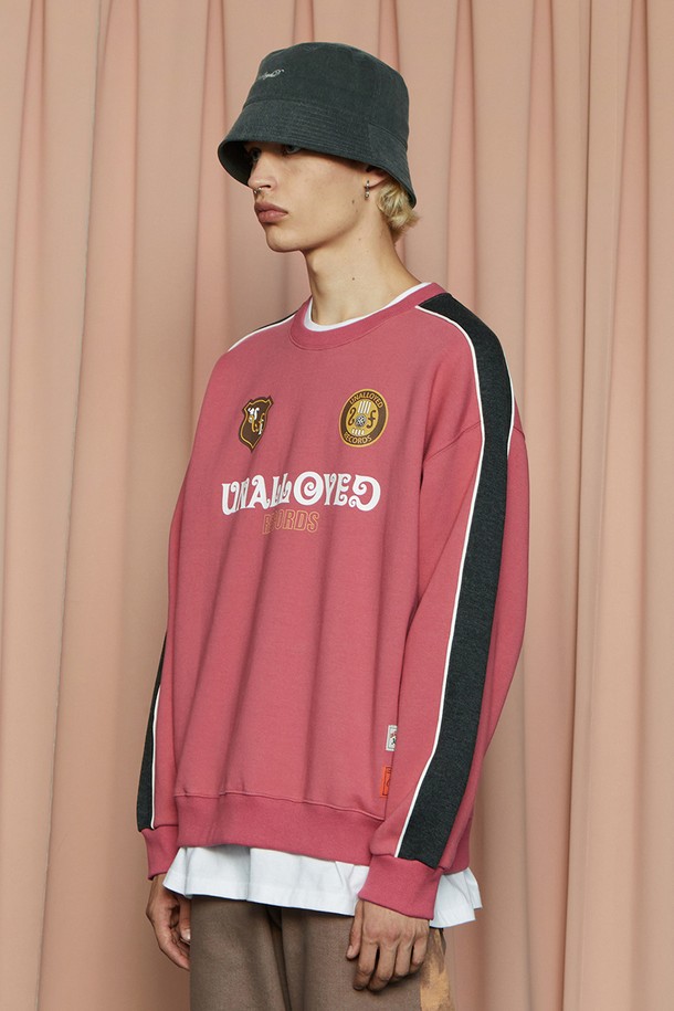 UNALLOYED - 스웻셔츠 - EMBLEM LOGO SWEATSHIRT / PINK