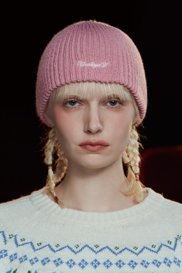 UNALLOYED - 모자 - CLASSIC LOGO BEANIE / PINK