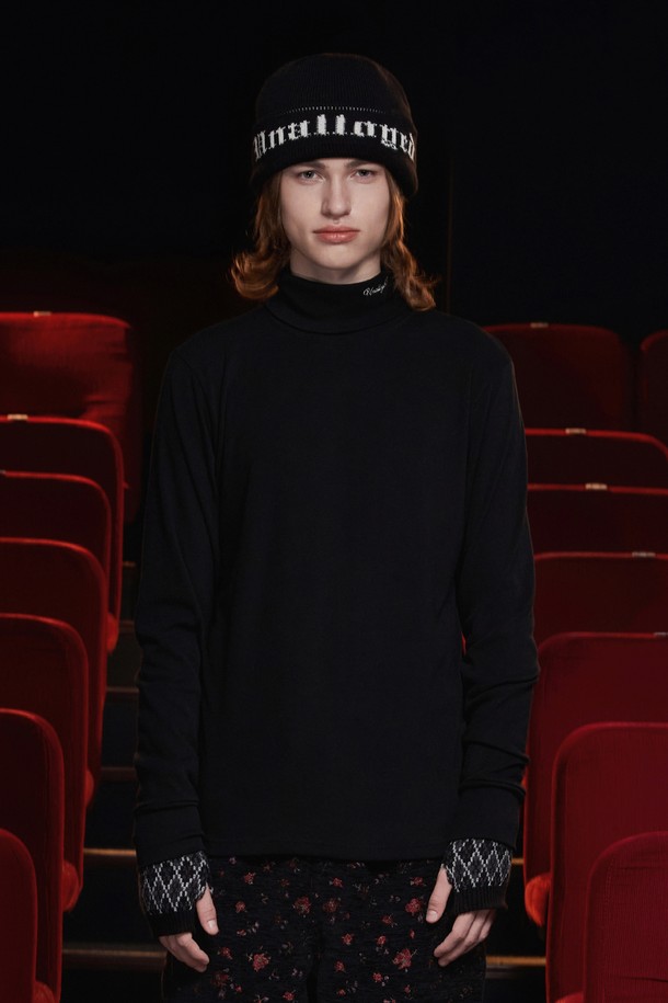 UNALLOYED - 긴팔티셔츠 - TURTLENECK KNIT T SHIRT / BLACK