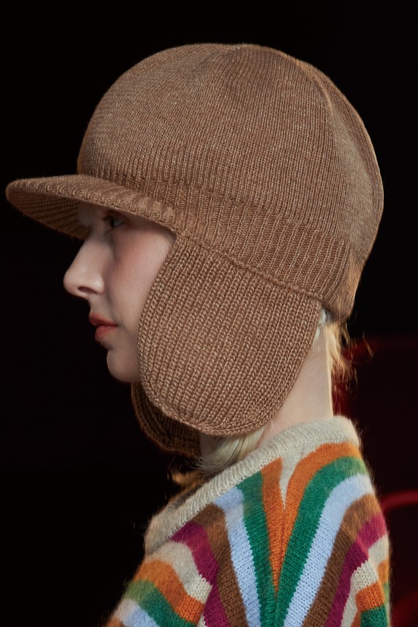 UNALLOYED - 모자 - WOOL KNIT TROOPER HAT / BEIGE